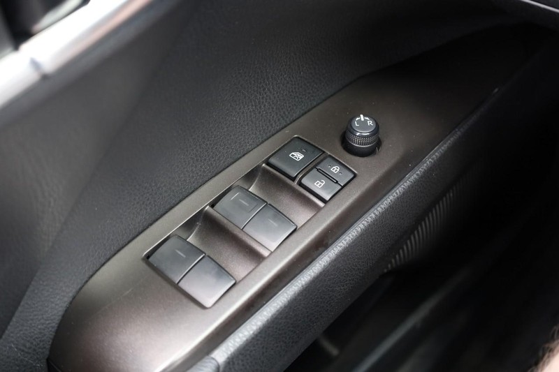 Toyota Camry Vehicle Image 17