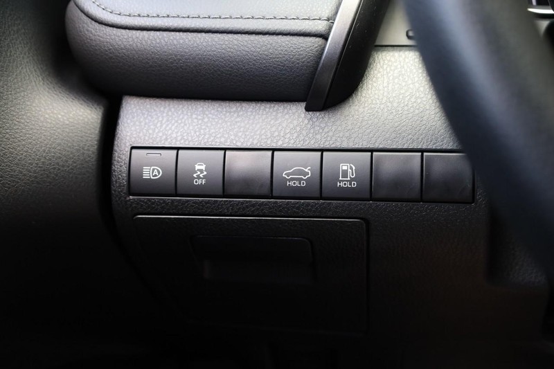 Toyota Camry Vehicle Image 18