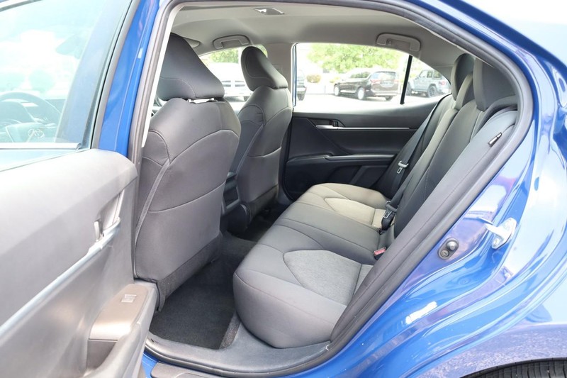 Toyota Camry Vehicle Image 19