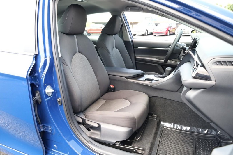 Toyota Camry Vehicle Image 22