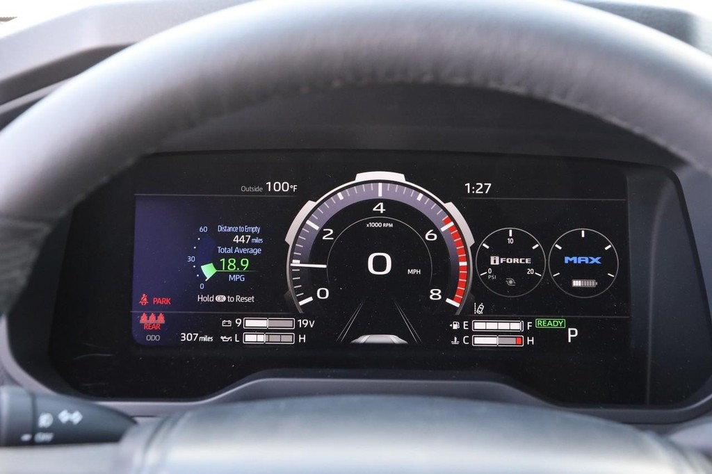 Toyota Tundra 4WD Vehicle Full-screen Gallery Image 13