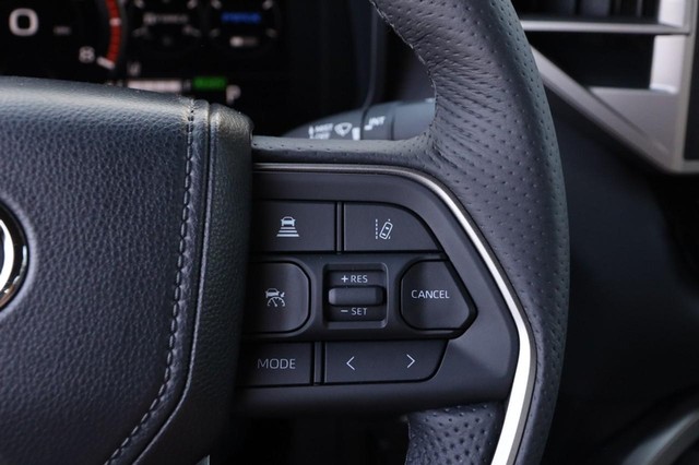 Toyota Tundra 4WD Vehicle Image 12