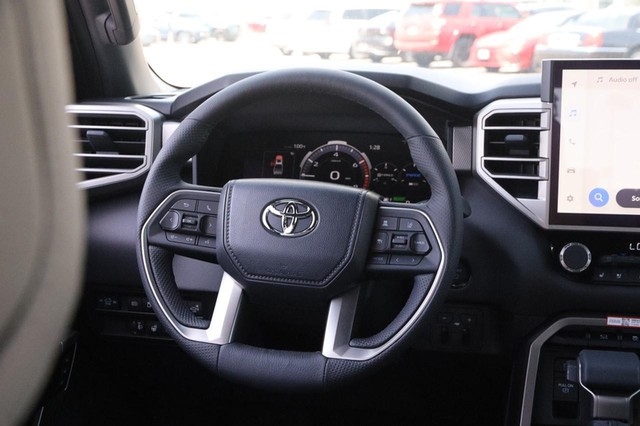 Toyota Tundra 4WD Vehicle Image 22