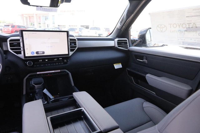 Toyota Tundra 4WD Vehicle Image 24