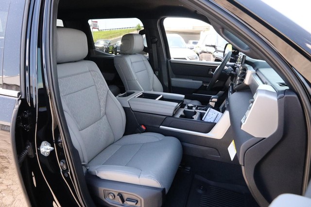 Toyota Tundra 4WD Vehicle Image 25