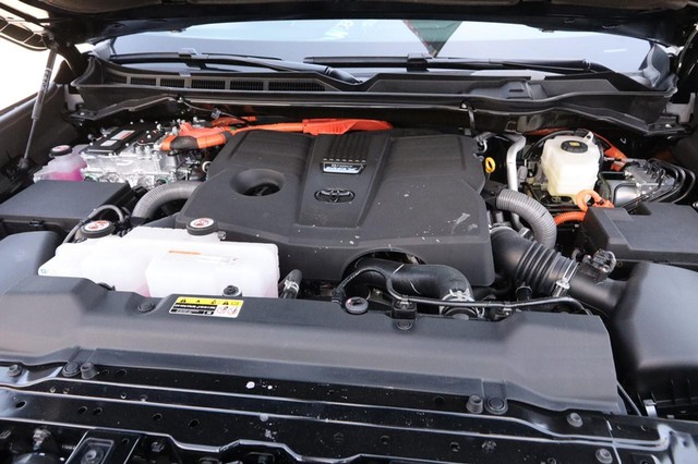 Toyota Tundra 4WD Vehicle Image 26