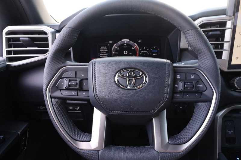 Toyota Tundra 4WD Vehicle Image 10