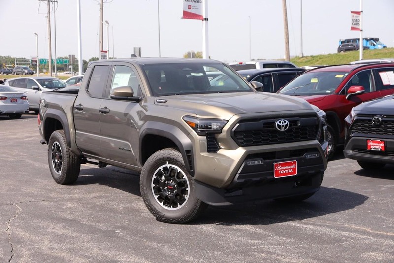 Toyota Tacoma 4WD Vehicle Image 02