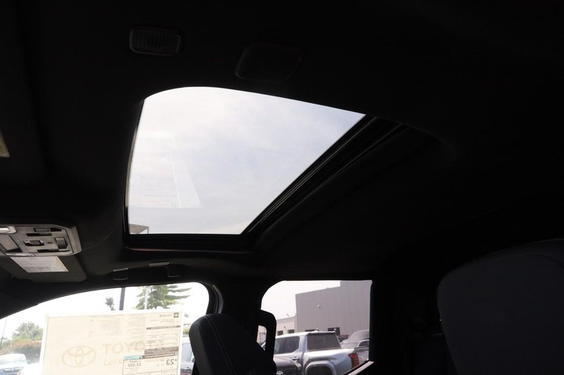 Toyota Tacoma 4WD Vehicle Image 08