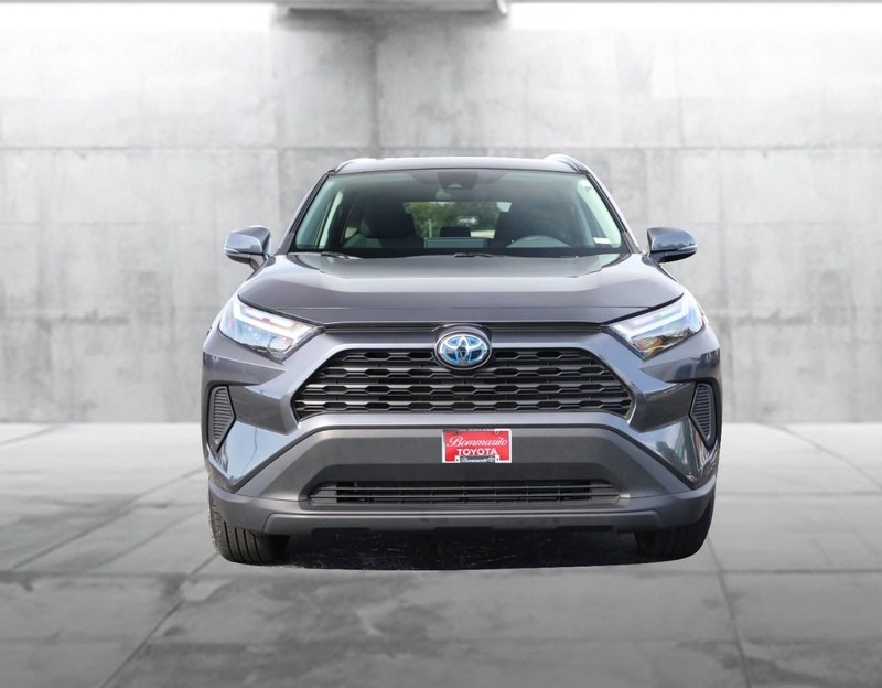 Toyota RAV4 Hybrid Vehicle Image 04