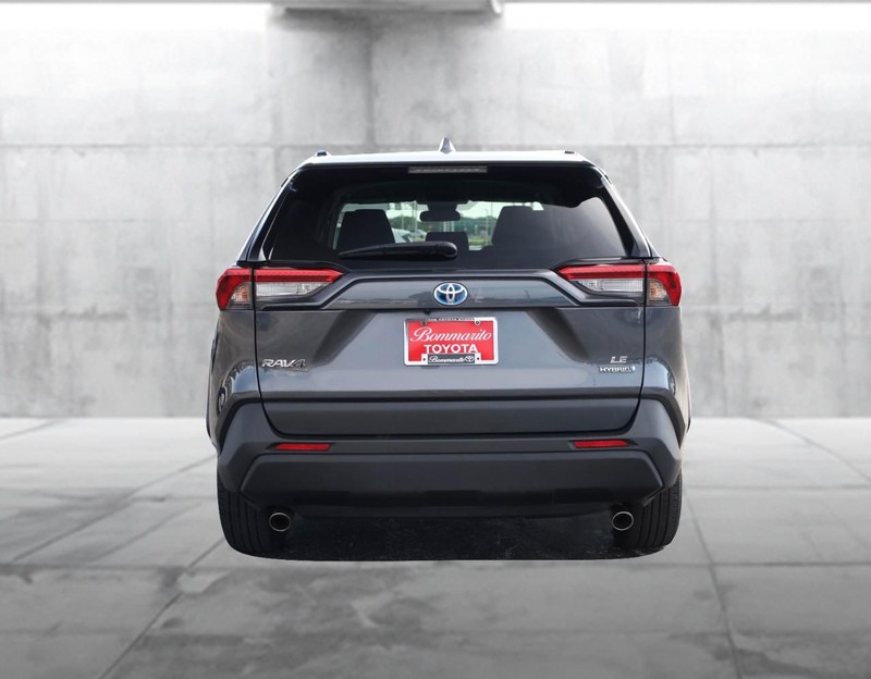 Toyota RAV4 Hybrid Vehicle Image 06