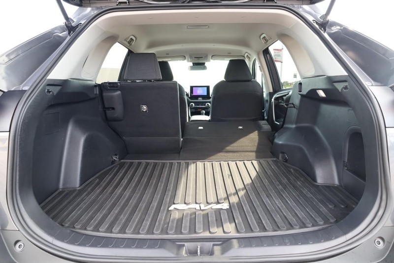 Toyota RAV4 Hybrid Vehicle Image 08