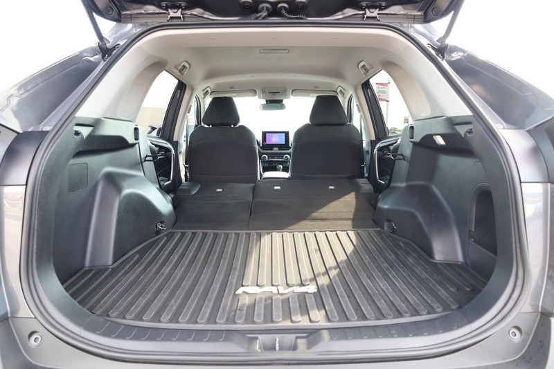 Toyota RAV4 Hybrid Vehicle Image 09