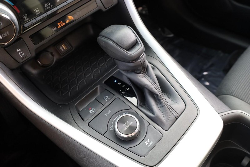 Toyota RAV4 Hybrid Vehicle Image 17