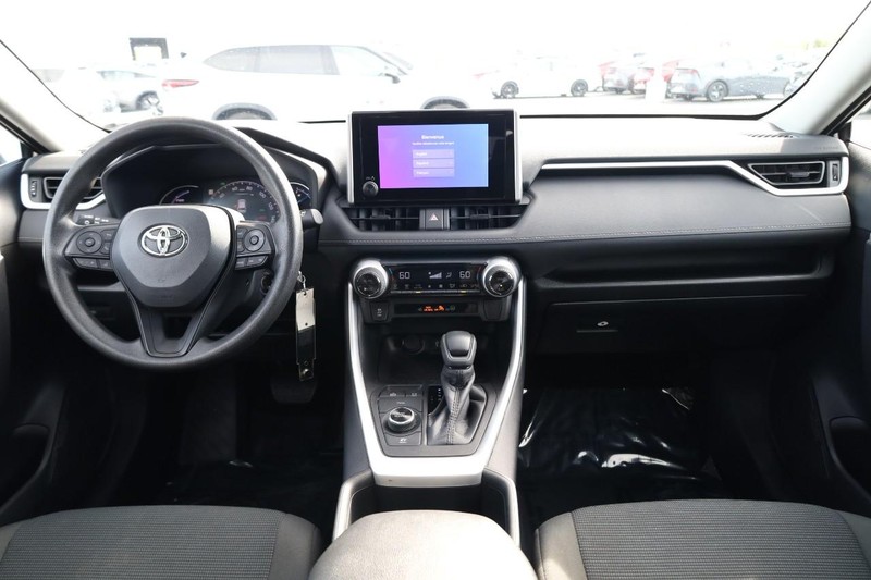 Toyota RAV4 Hybrid Vehicle Image 24