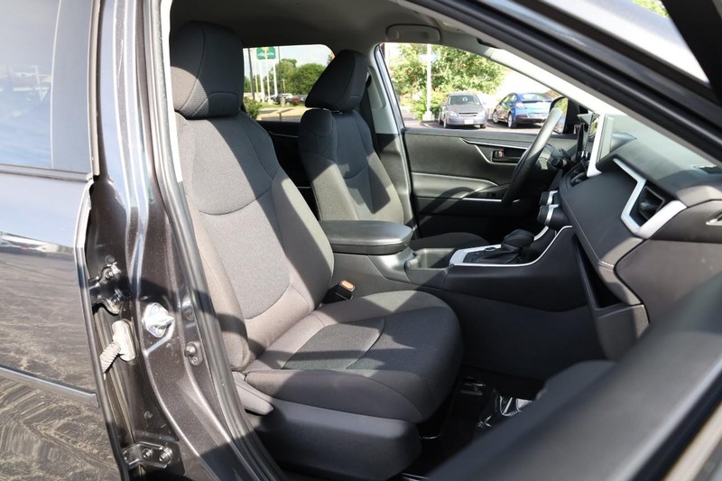 Toyota RAV4 Hybrid Vehicle Image 26