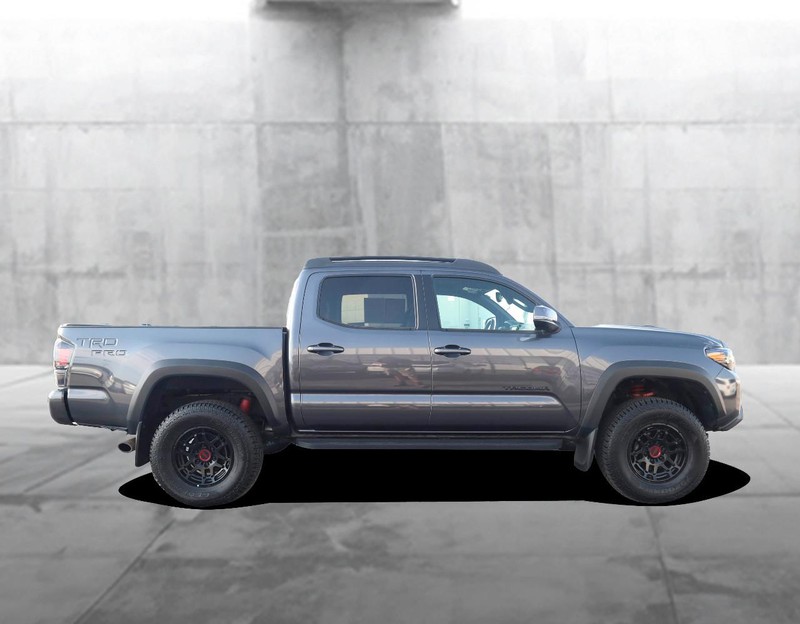 Toyota Tacoma 4WD Vehicle Image 05