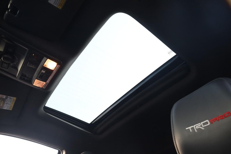 Toyota Tacoma 4WD Vehicle Image 09