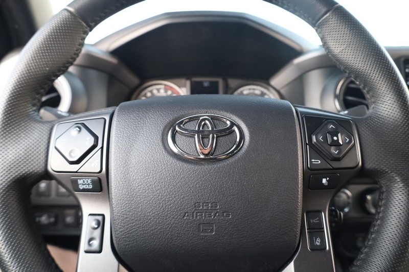 Toyota Tacoma 4WD Vehicle Image 10