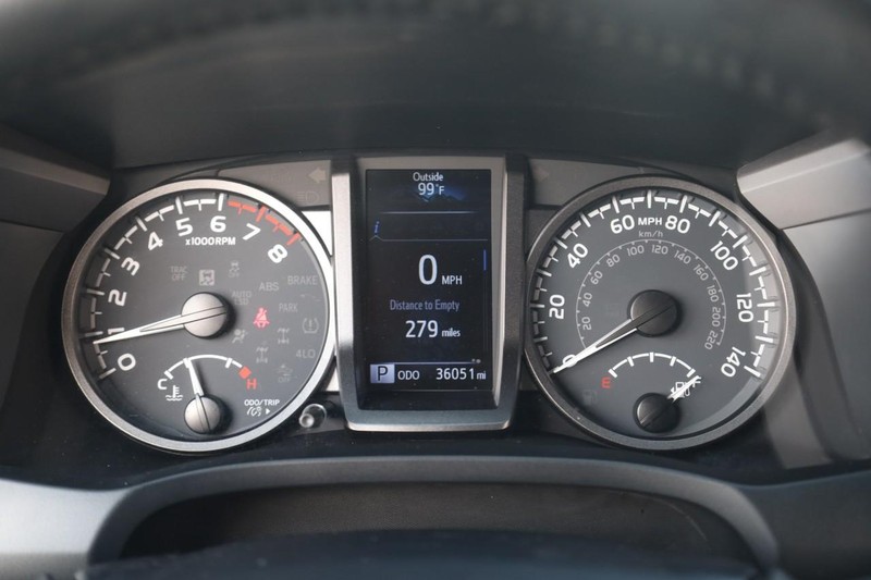 Toyota Tacoma 4WD Vehicle Image 11