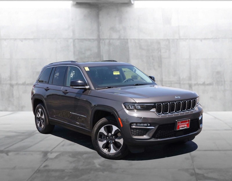 Jeep Grand Cherokee 4xe Vehicle Image 02