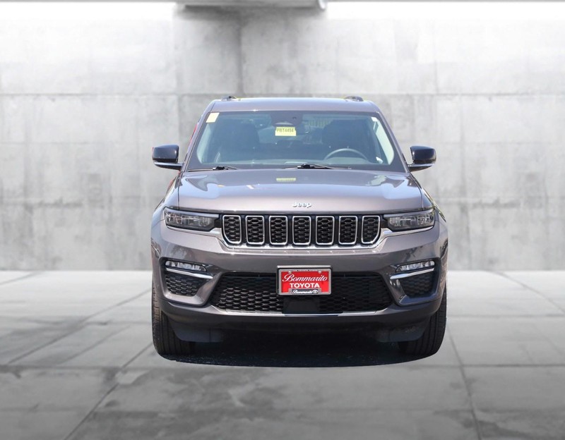 Jeep Grand Cherokee 4xe Vehicle Image 04