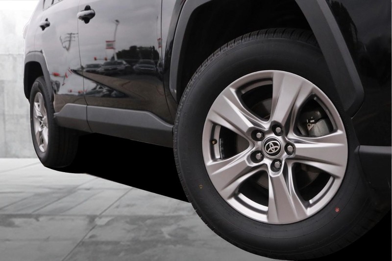Toyota RAV4 Vehicle Image 03