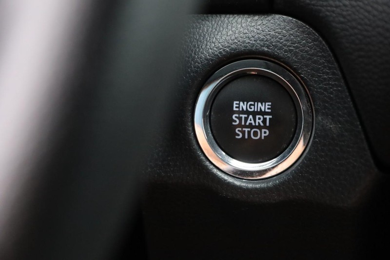 Toyota RAV4 Vehicle Image 14