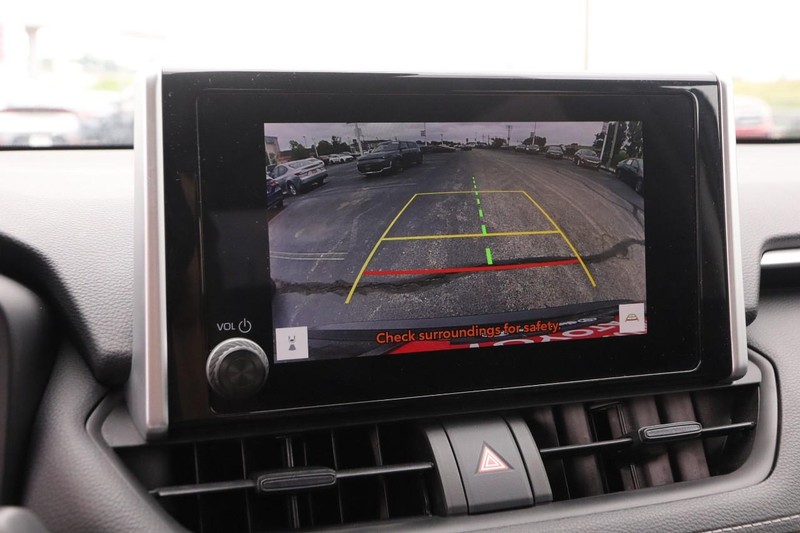 Toyota RAV4 Vehicle Image 16
