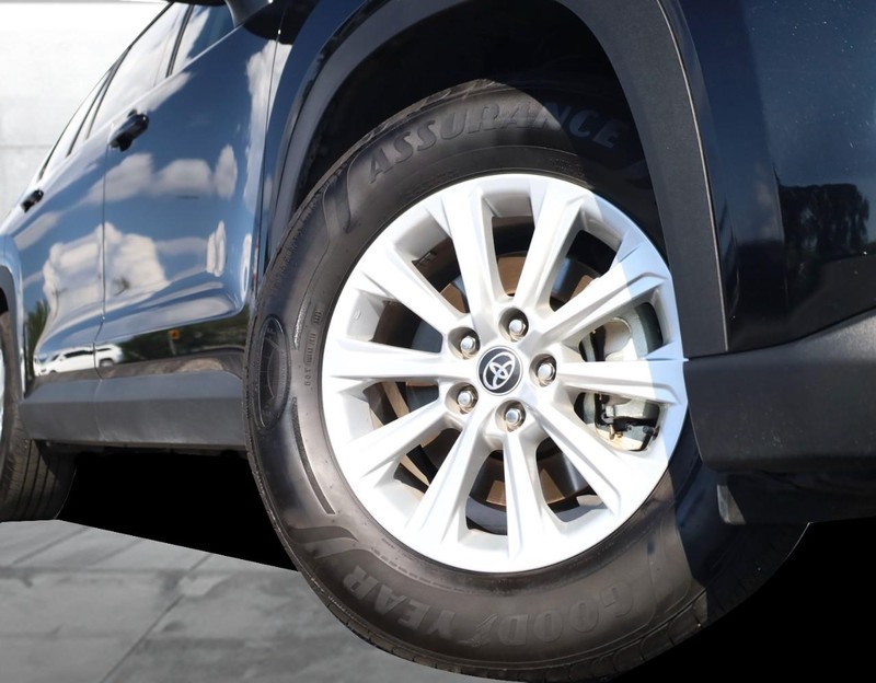 Toyota Grand Highlander Vehicle Image 03