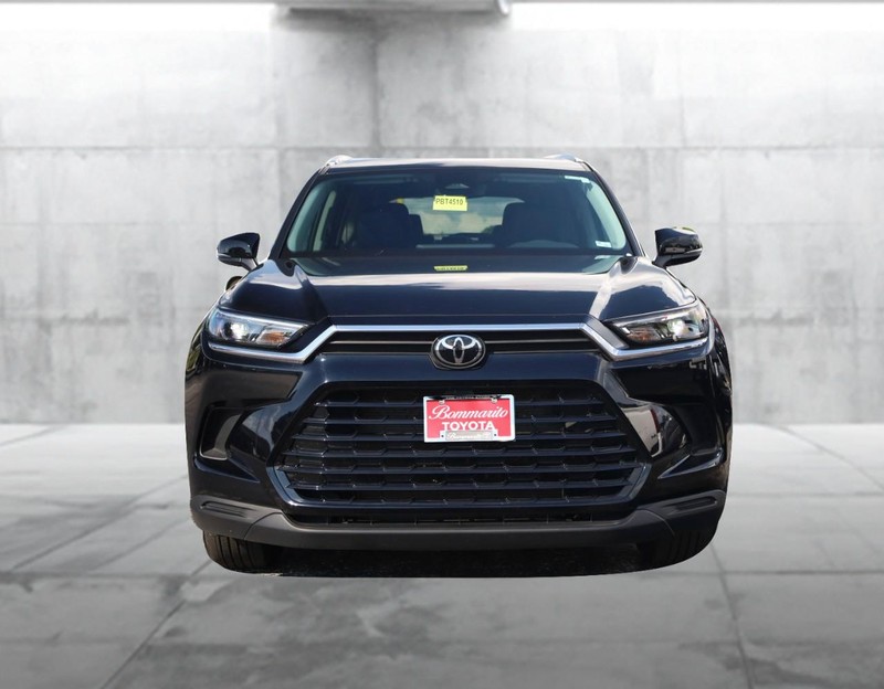 Toyota Grand Highlander Vehicle Image 04