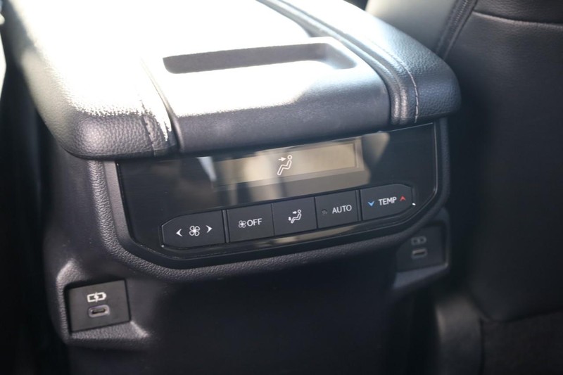 Toyota Grand Highlander Vehicle Image 23