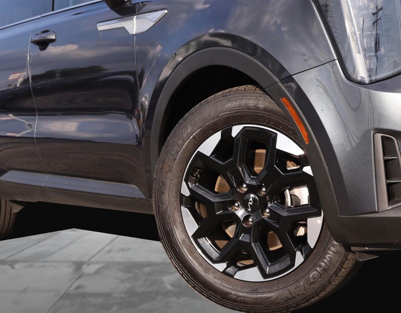 Kia Sorento Vehicle Image 03