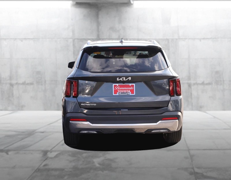 Kia Sorento Vehicle Image 06