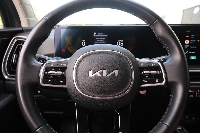 Kia Sorento Vehicle Image 10