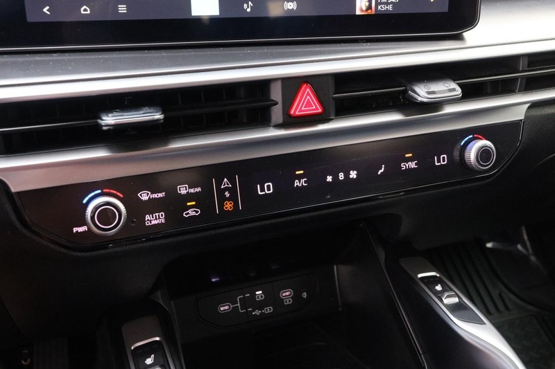 Kia Sorento Vehicle Image 17