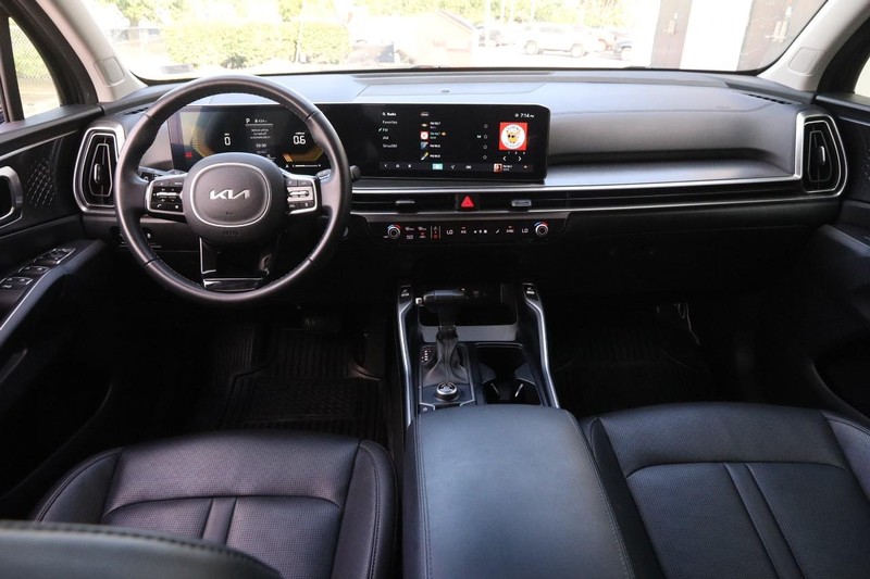 Kia Sorento Vehicle Image 21