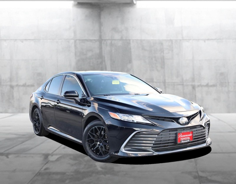 Toyota Camry Vehicle Image 02