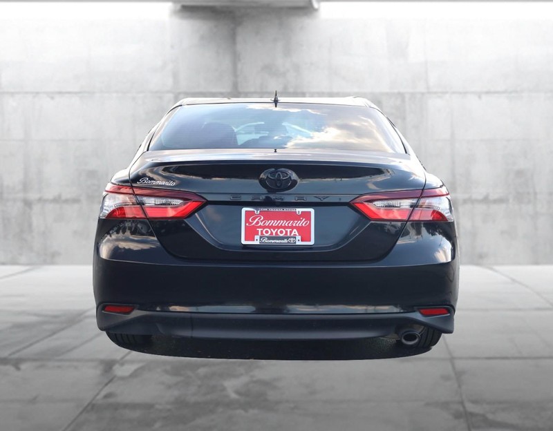 Toyota Camry Vehicle Image 06