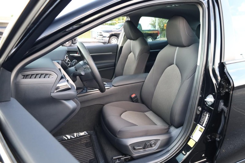 Toyota Camry Vehicle Image 08
