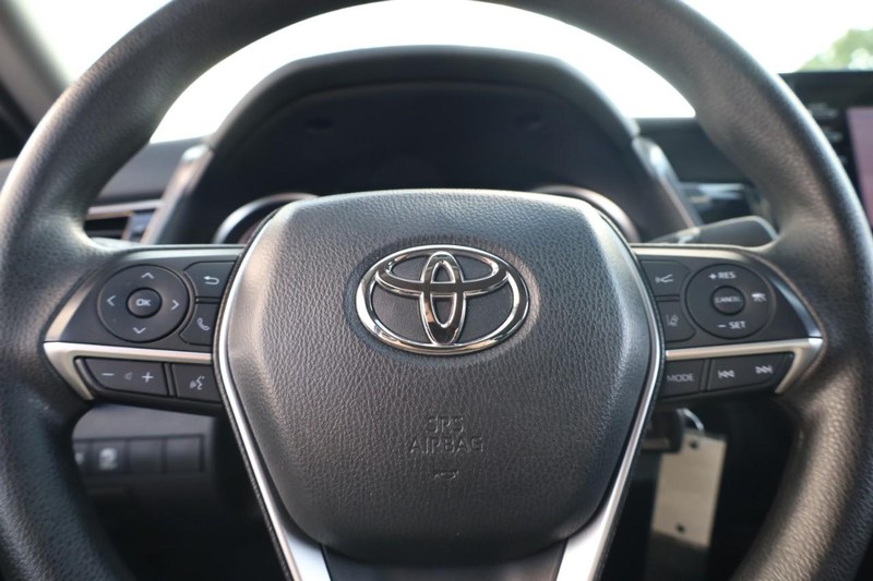 Toyota Camry Vehicle Image 09