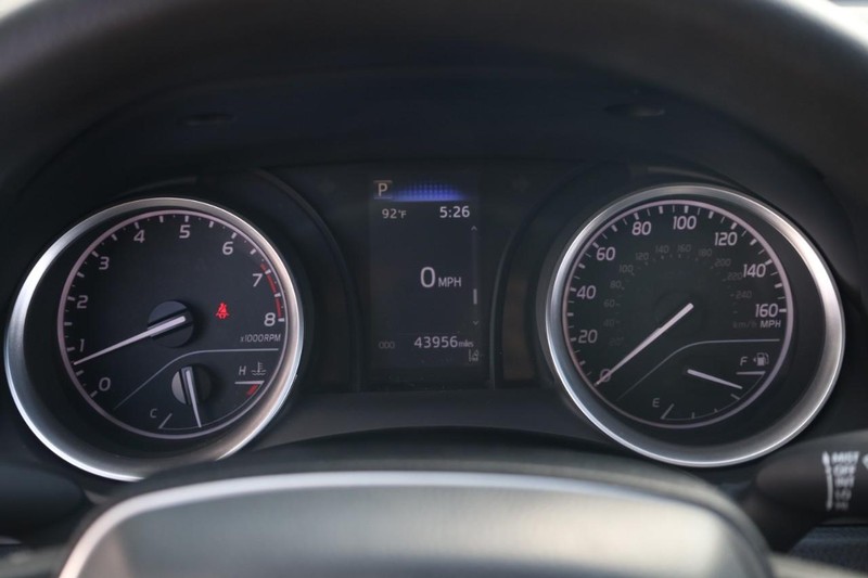 Toyota Camry Vehicle Image 10