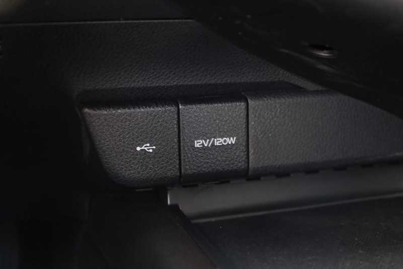 Toyota Camry Vehicle Image 14