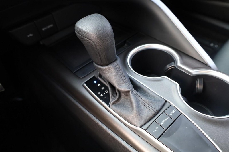 Toyota Camry Vehicle Image 15