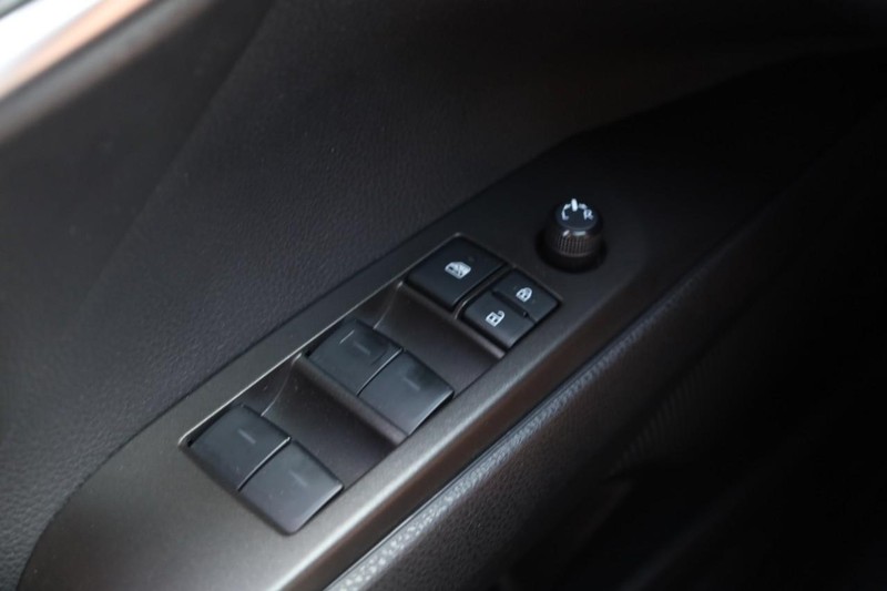 Toyota Camry Vehicle Image 17