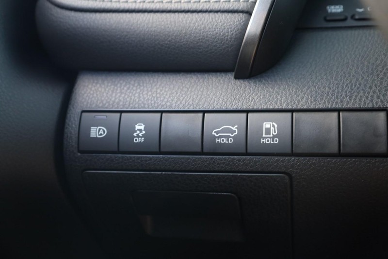 Toyota Camry Vehicle Image 18