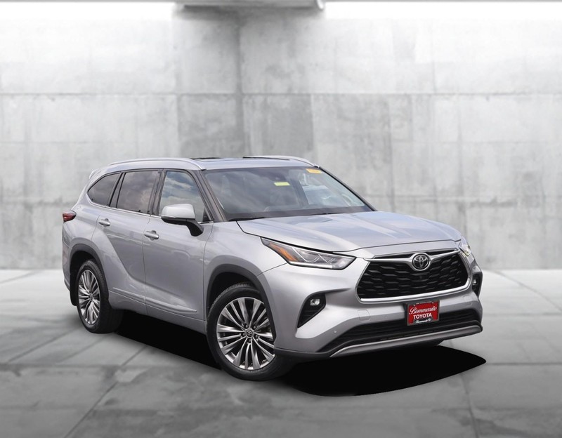 Toyota Highlander Vehicle Image 02
