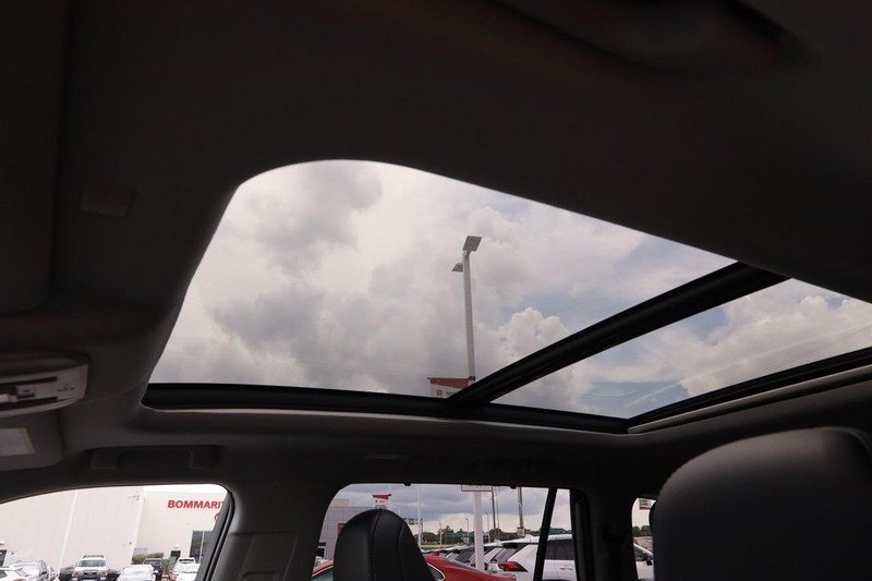 Toyota Highlander Vehicle Image 09