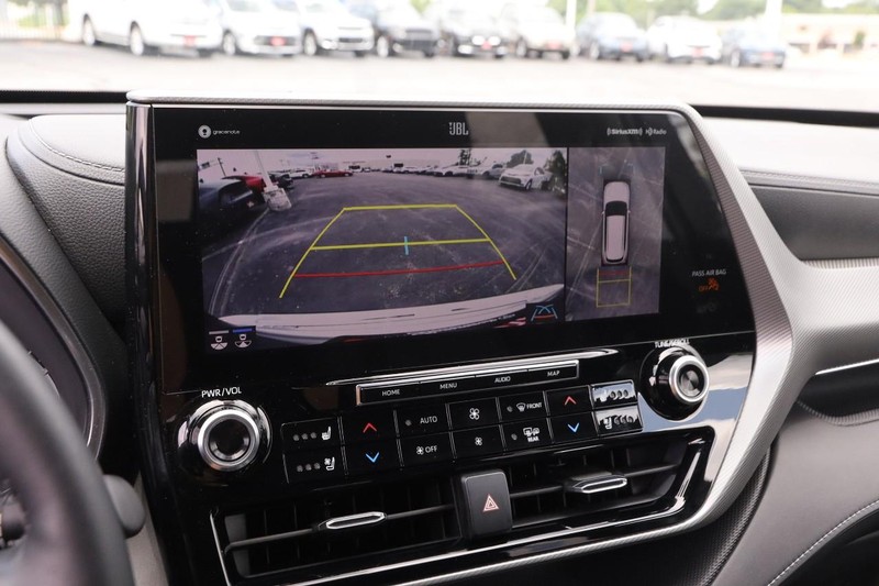 Toyota Highlander Vehicle Image 19