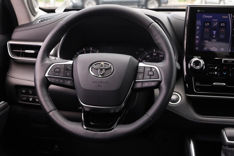 Toyota Highlander Vehicle Image 25